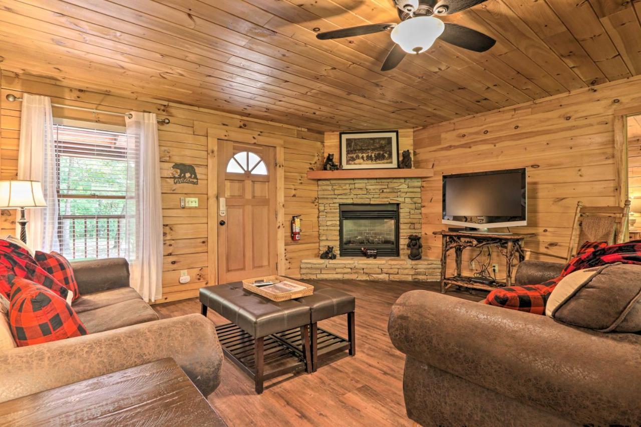 Cabin With Deck And Fireplace Less Than 3 Mi To Dollywood! Pigeon Forge Ngoại thất bức ảnh
