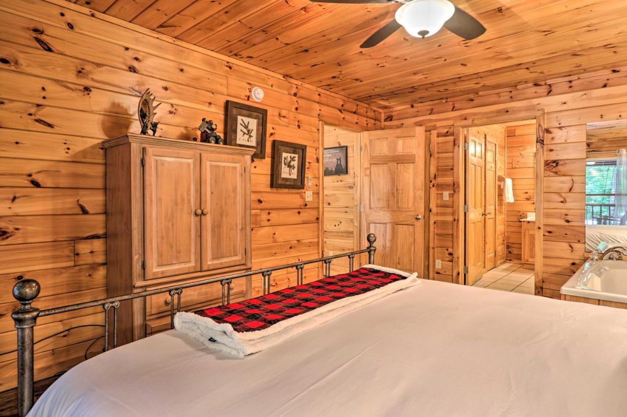 Cabin With Deck And Fireplace Less Than 3 Mi To Dollywood! Pigeon Forge Ngoại thất bức ảnh